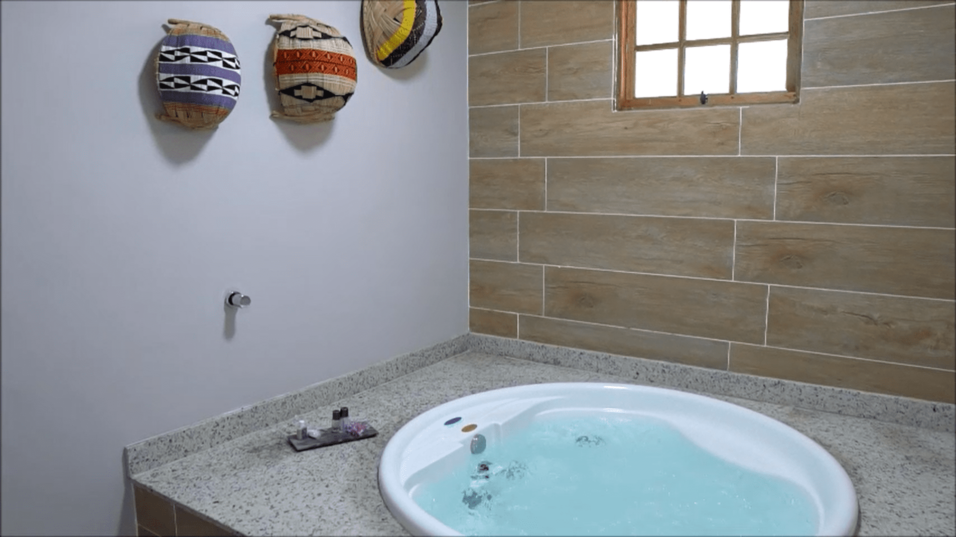 Quarto Jacuzzi (6)
